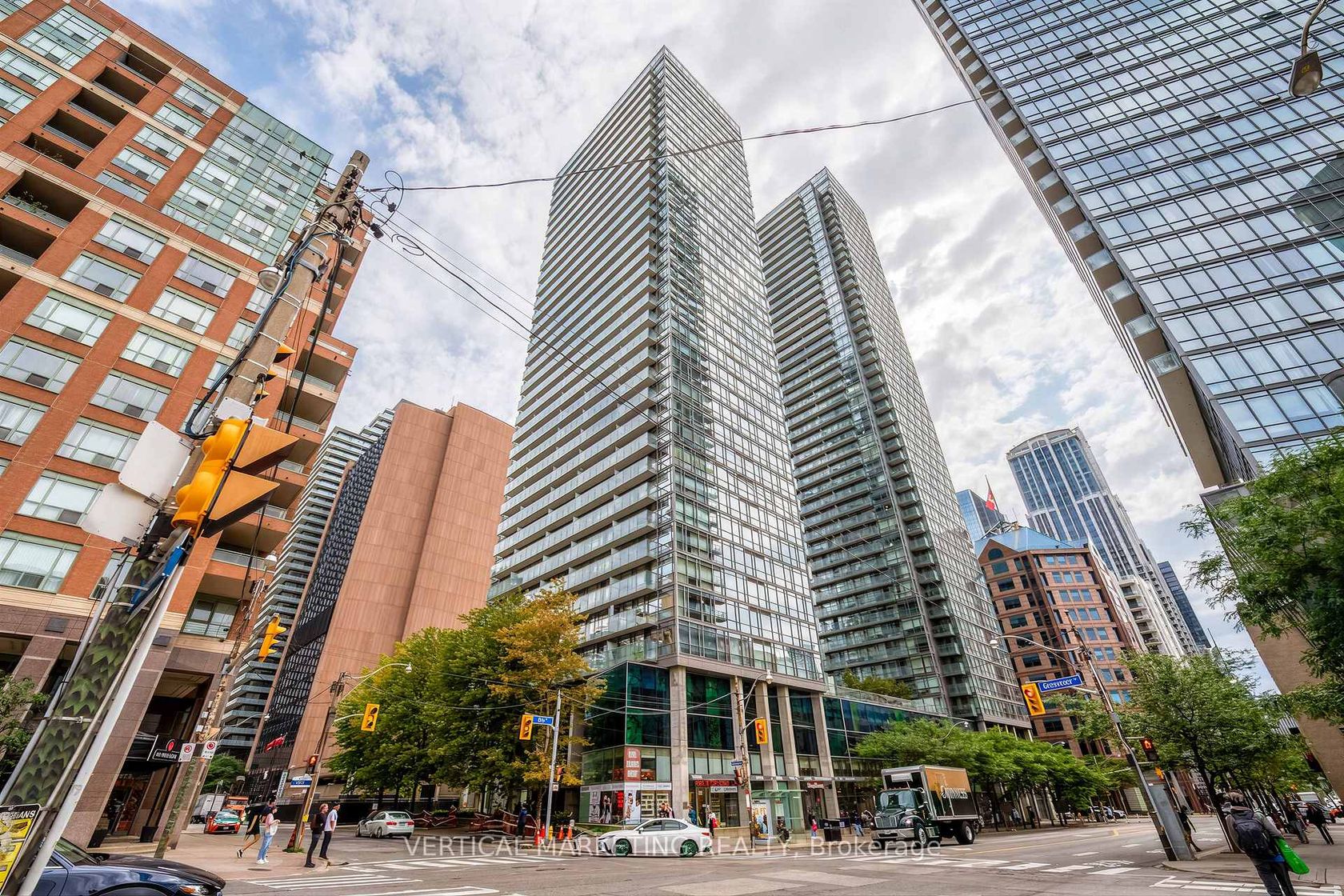 2010 - 37 Grosvenor Street, Bay Street Corridor, Toronto 