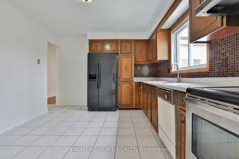 Photo 14 at 7 Charterhouse Road, Malvern West, Toronto