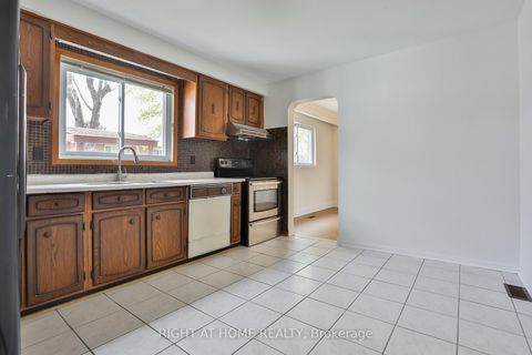 Photo 16 at 7 Charterhouse Road, Malvern West, Toronto