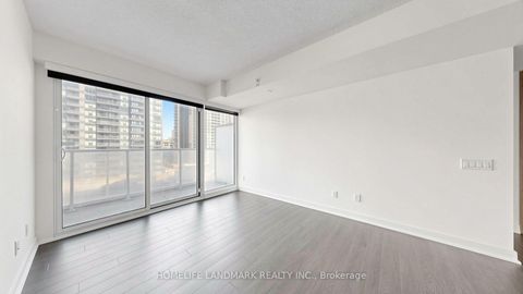 Photo 10 at 806 - 17 Bathurst Street, Waterfront Communities C1, Toronto