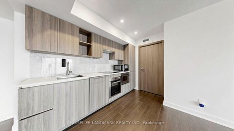 Photo 16 at 806 - 17 Bathurst Street, Waterfront Communities C1, Toronto