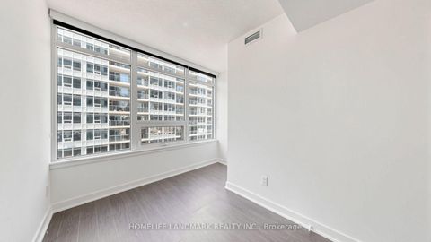 Photo 23 at 806 - 17 Bathurst Street, Waterfront Communities C1, Toronto