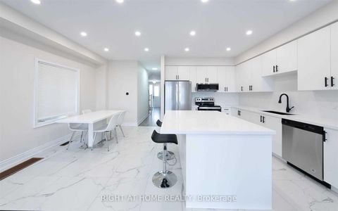 Photo 5 at 1172 Peelar Crescent, Lefroy, Innisfil