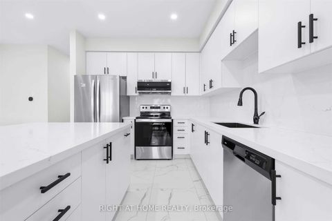 Photo 6 at 1172 Peelar Crescent, Lefroy, Innisfil