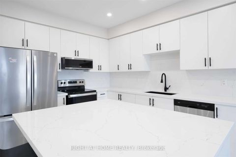 Photo 7 at 1172 Peelar Crescent, Lefroy, Innisfil