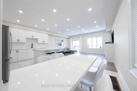 Photo 10 at 1172 Peelar Crescent, Lefroy, Innisfil