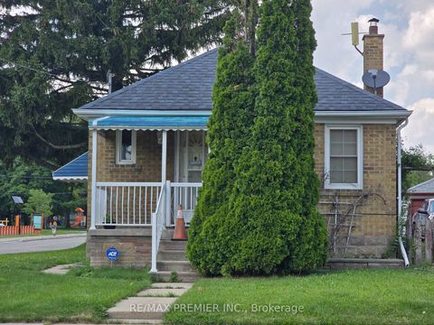 Photo 1 at 468 Glen Park Avenue, Glen Park, Toronto