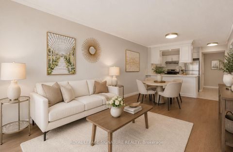 Photo 3 at 609 - 909 Bay Street, Bay Street Corridor, Toronto
