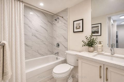 Photo 8 at 609 - 909 Bay Street, Bay Street Corridor, Toronto