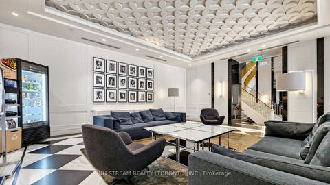 Photo 3 at 1015 - 955 Bay Street, Bay Street Corridor, Toronto