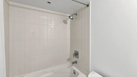 Photo 22 at 1015 - 955 Bay Street, Bay Street Corridor, Toronto