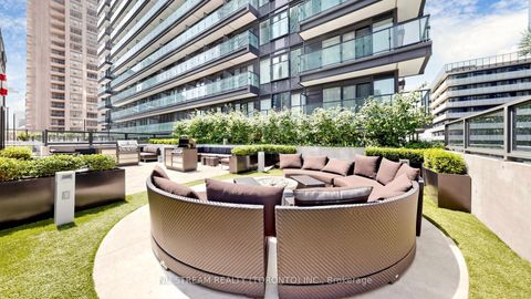 Photo 44 at 1015 - 955 Bay Street, Bay Street Corridor, Toronto