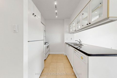 Photo 11 at #708 - 887 Bay Street, Bay Street Corridor, Toronto