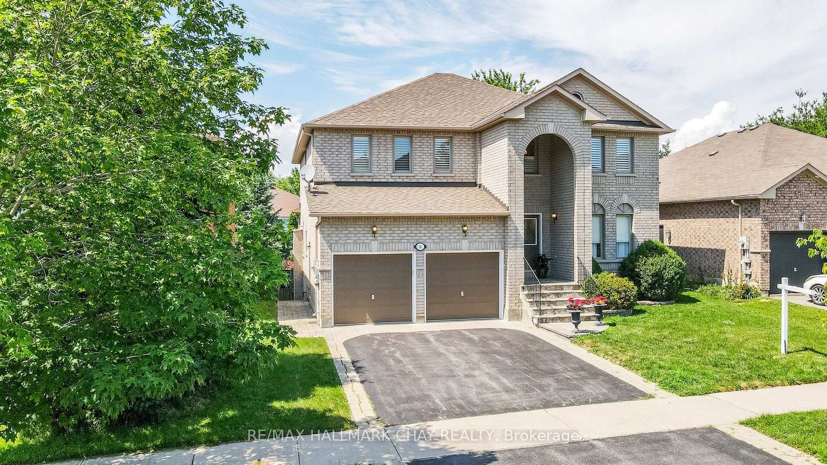 14 Imperial Crown Lane, Shore, Barrie photo number 2