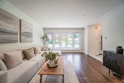 Photo 8 at 4 Quincy Crescent, Henry Farm, Toronto