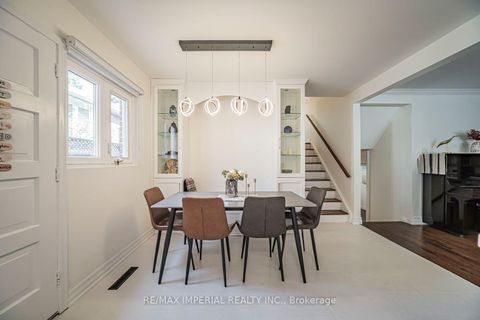 Photo 15 at 4 Quincy Crescent, Henry Farm, Toronto