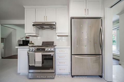 Photo 22 at 4 Quincy Crescent, Henry Farm, Toronto