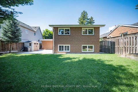 Photo 44 at 4 Quincy Crescent, Henry Farm, Toronto