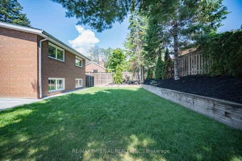 Photo 46 at 4 Quincy Crescent, Henry Farm, Toronto
