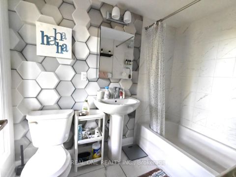 Photo 11 at 19 Woodstream Drive, Clairville, Toronto