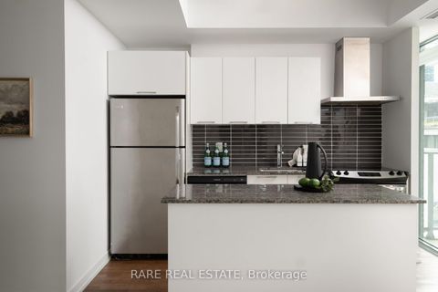 Photo 15 at 919 - 95 Bathurst Street, Waterfront Communities C1, Toronto