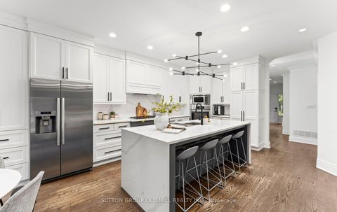 Photo 14 at 162 Brentwood Road N, Kingsway South, Toronto