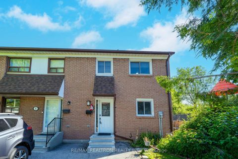 Photo 1 at 7 Spy Appleway, Donalda, Toronto