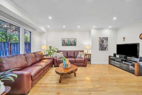 Photo 9 at 7 Spy Appleway, Donalda, Toronto