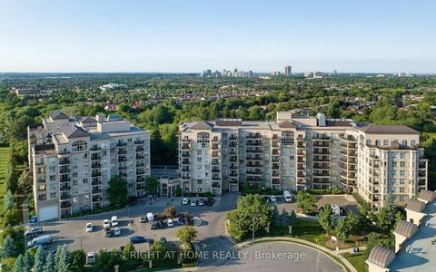 Photo 1 at 305 - 8 Maison Parc Court, Lakeview Estates, Vaughan