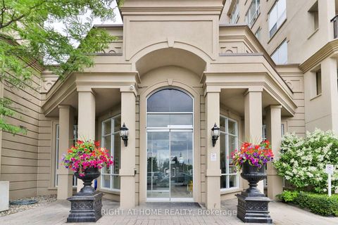Photo 2 at 305 - 8 Maison Parc Court, Lakeview Estates, Vaughan