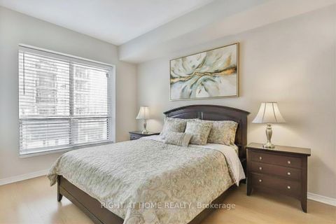 Photo 15 at 305 - 8 Maison Parc Court, Lakeview Estates, Vaughan