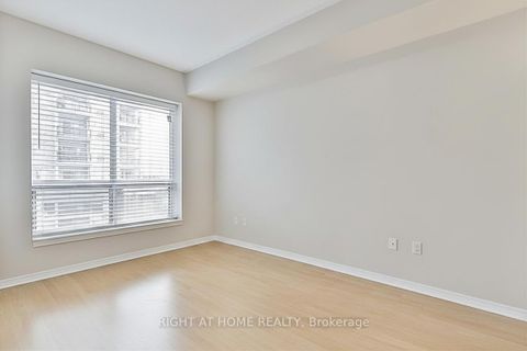 Photo 16 at 305 - 8 Maison Parc Court, Lakeview Estates, Vaughan