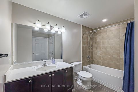 Photo 18 at 305 - 8 Maison Parc Court, Lakeview Estates, Vaughan