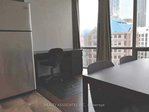 Photo 5 at 1309 - 832 Bay Street, Bay Street Corridor, Toronto