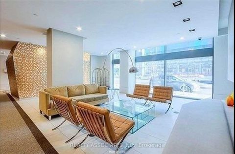 Photo 15 at 1309 - 832 Bay Street, Bay Street Corridor, Toronto