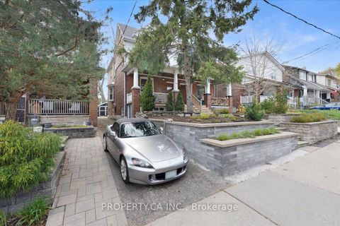 Photo 2 at 44 Beach View Crescent, Woodbine Corridor, Toronto
