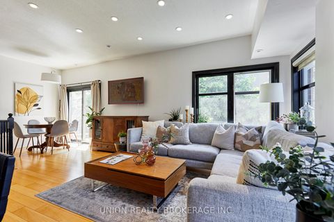 Photo 2 at 256 - 1496 Victoria Park Avenue, Victoria Village, Toronto