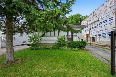 Photo 1 at 184 Hendon Avenue, Newtonbrook West, Toronto