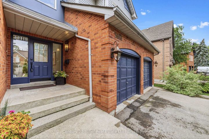 Photo 2 at 3686 St. Laurent Court, Erin Mills, Mississauga