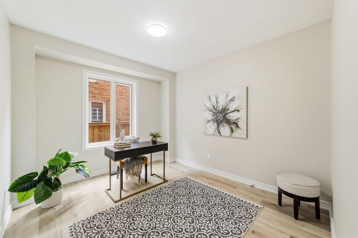 Photo 5 at 3686 St. Laurent Court, Erin Mills, Mississauga