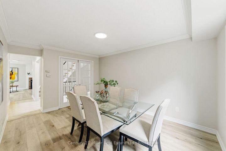 Photo 10 at 3686 St. Laurent Court, Erin Mills, Mississauga