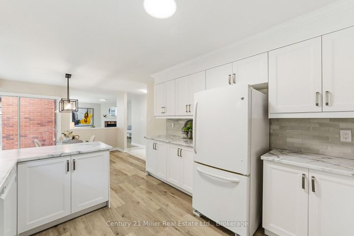 Photo 16 at 3686 St. Laurent Court, Erin Mills, Mississauga