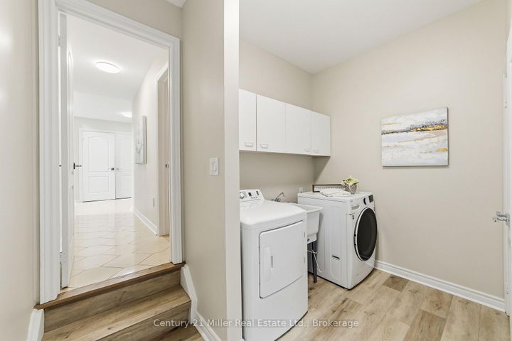 Photo 20 at 3686 St. Laurent Court, Erin Mills, Mississauga
