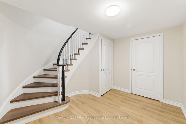 Photo 21 at 3686 St. Laurent Court, Erin Mills, Mississauga