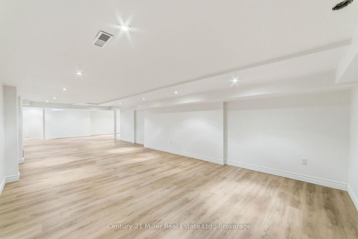 Photo 23 at 3686 St. Laurent Court, Erin Mills, Mississauga