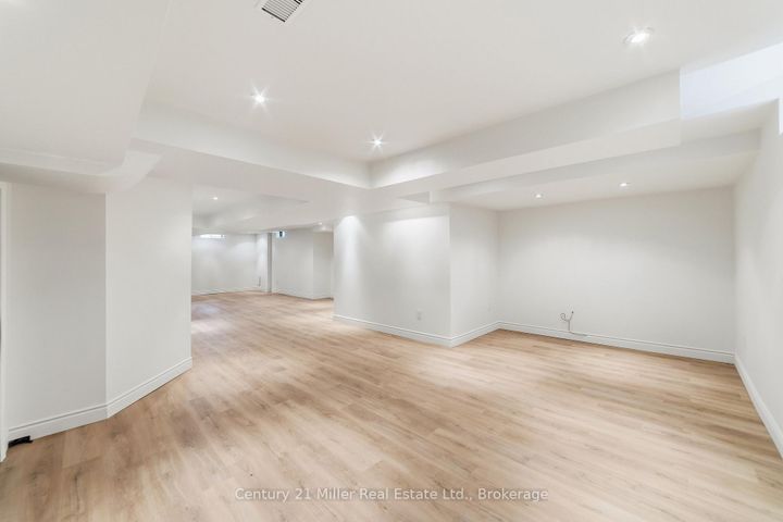 Photo 24 at 3686 St. Laurent Court, Erin Mills, Mississauga