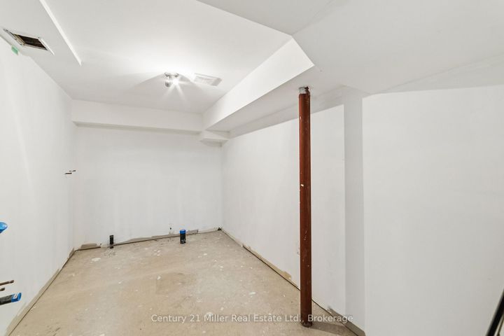 Photo 25 at 3686 St. Laurent Court, Erin Mills, Mississauga