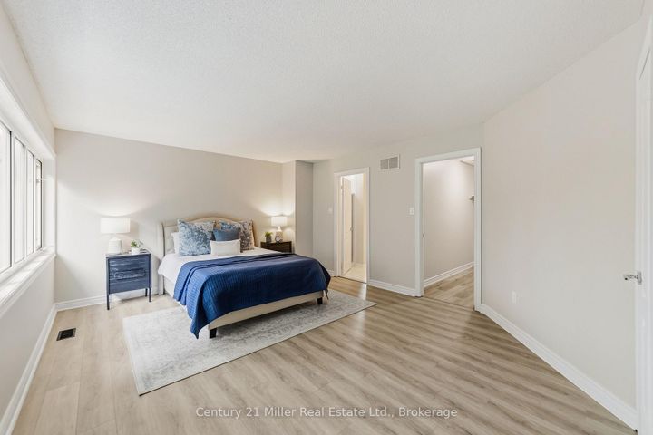 Photo 31 at 3686 St. Laurent Court, Erin Mills, Mississauga