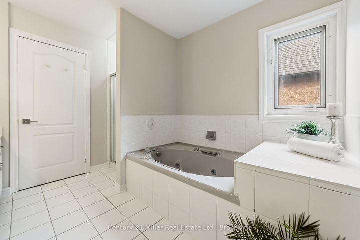 Photo 33 at 3686 St. Laurent Court, Erin Mills, Mississauga