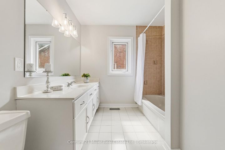 Photo 34 at 3686 St. Laurent Court, Erin Mills, Mississauga